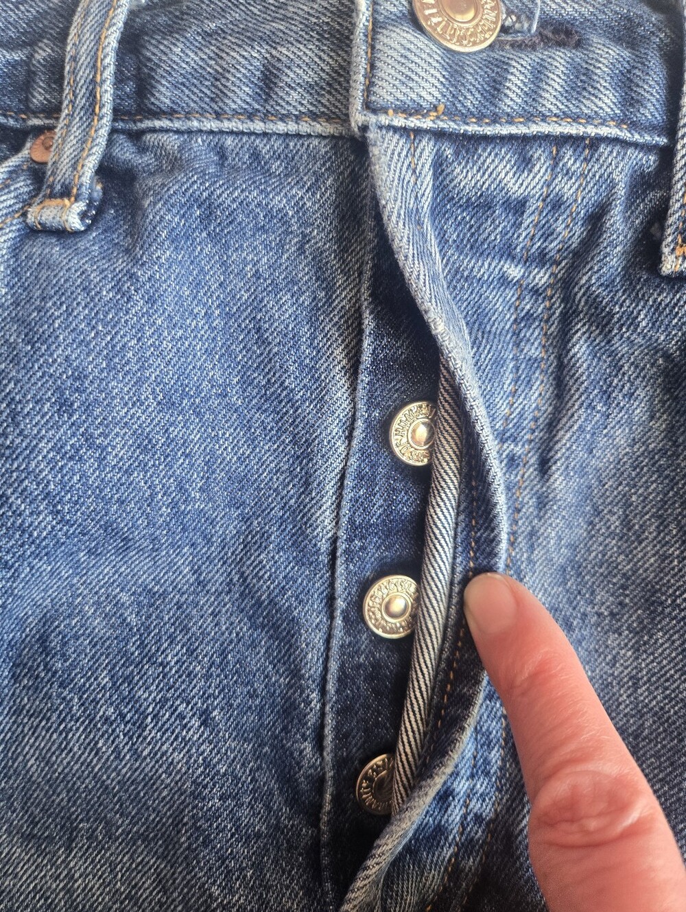 Citizens Of Humanity Dark Blue Frayed Hem Denim Shorts - Picture 5 of 10